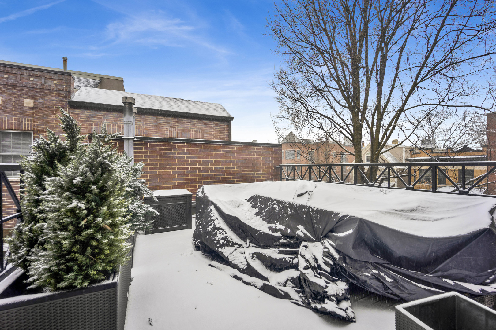 2525 N Seminary Avenue