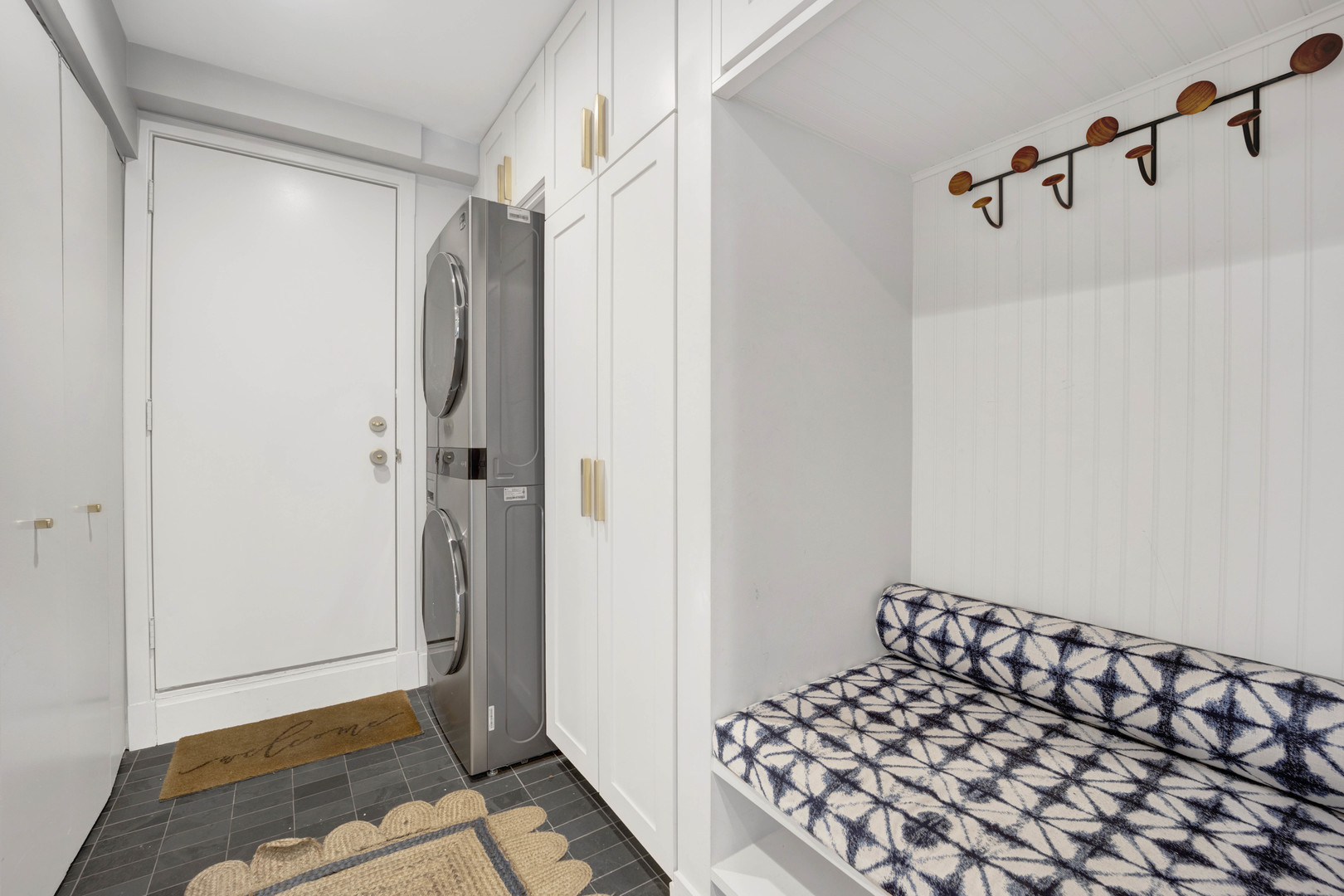 2525 N Seminary Avenue