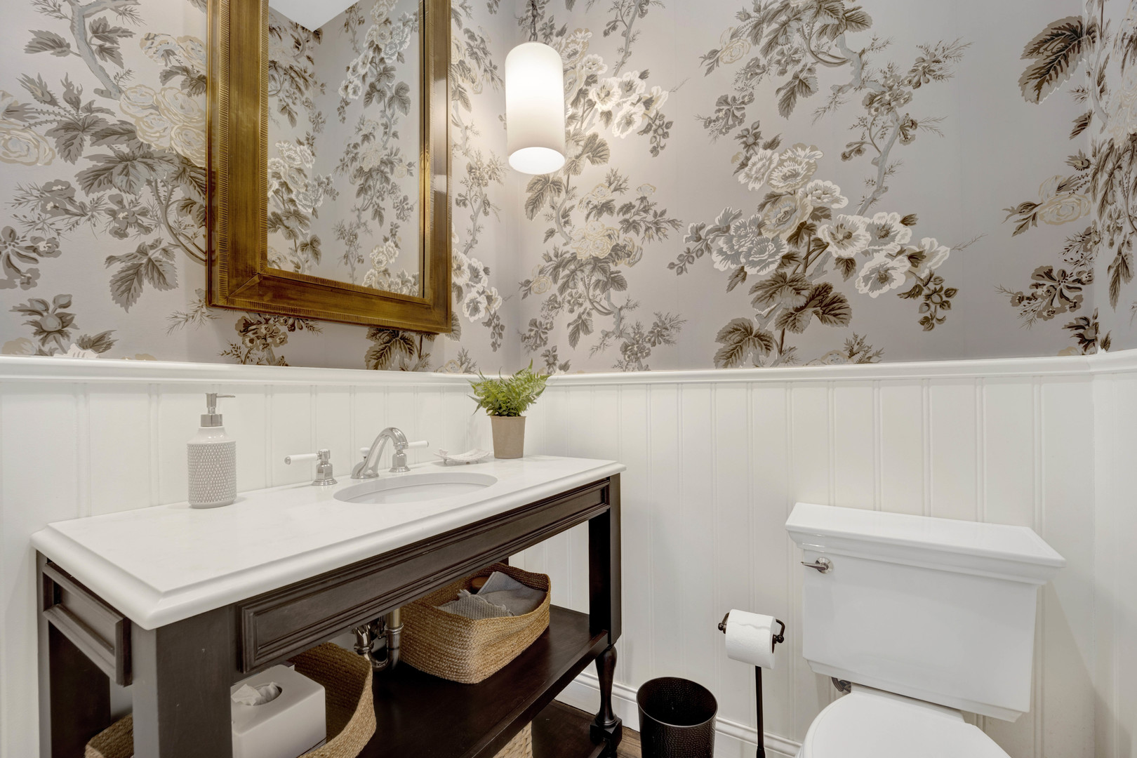 2525 N Seminary Avenue