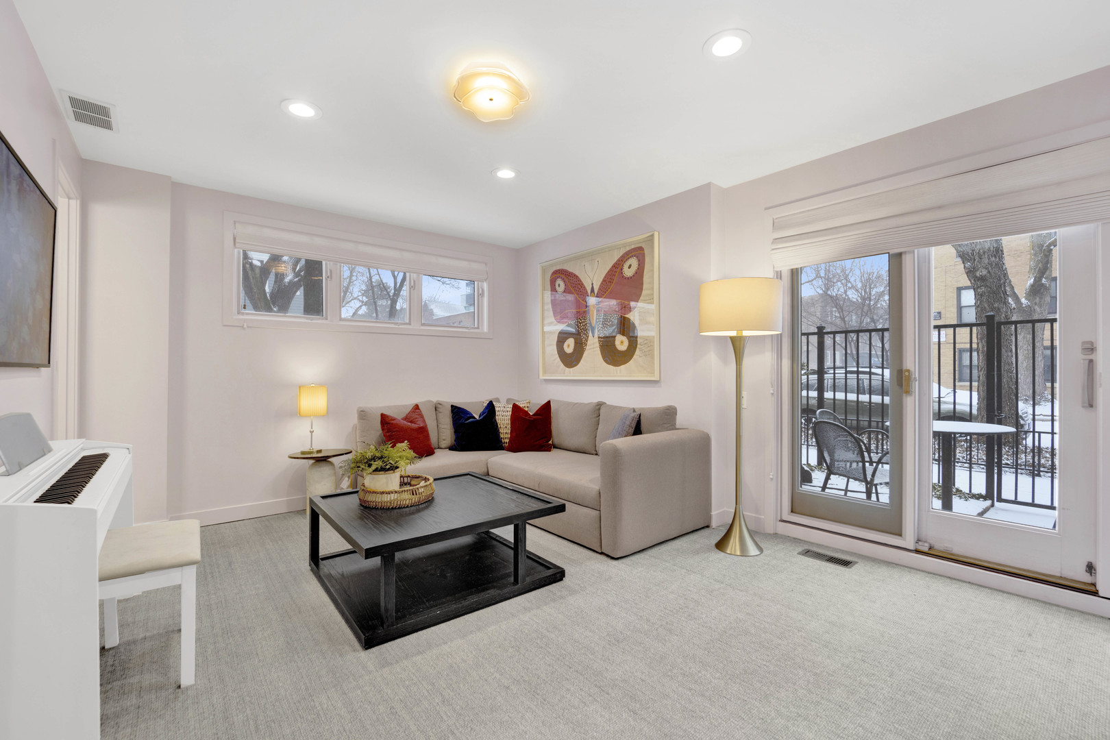 2525 N Seminary Avenue