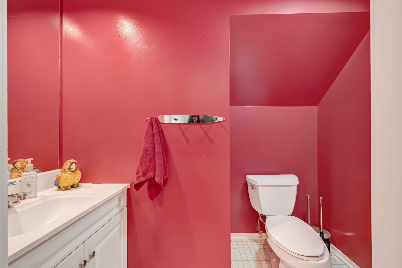 2723 N Southport Avenue Unit: FRNT