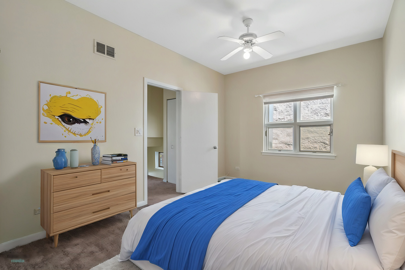 2723 N Southport Avenue Unit: FRNT