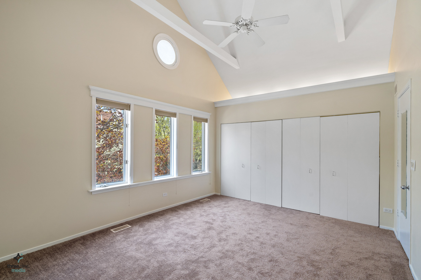 2723 N Southport Avenue Unit: FRNT