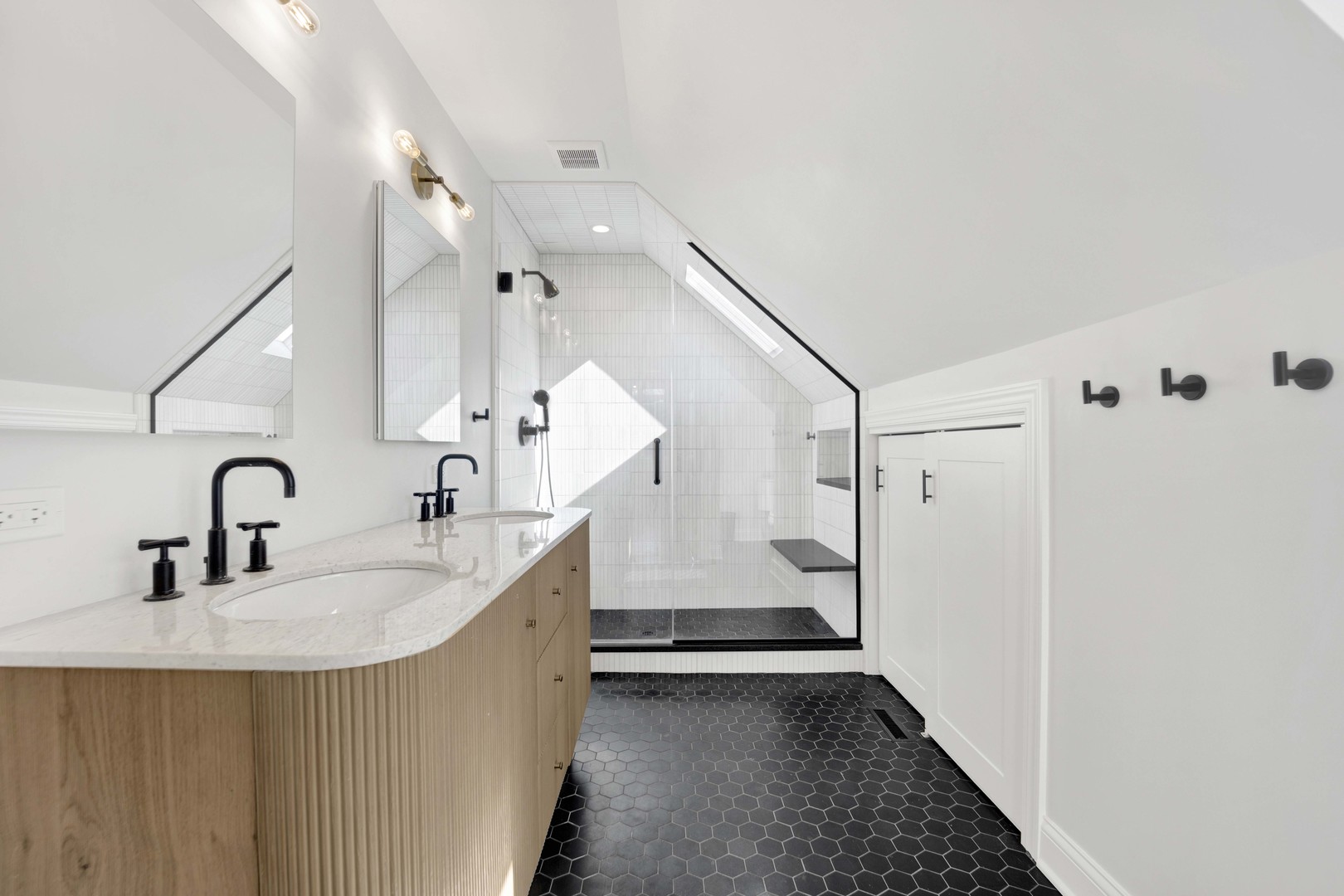 3516 N HAMILTON Avenue