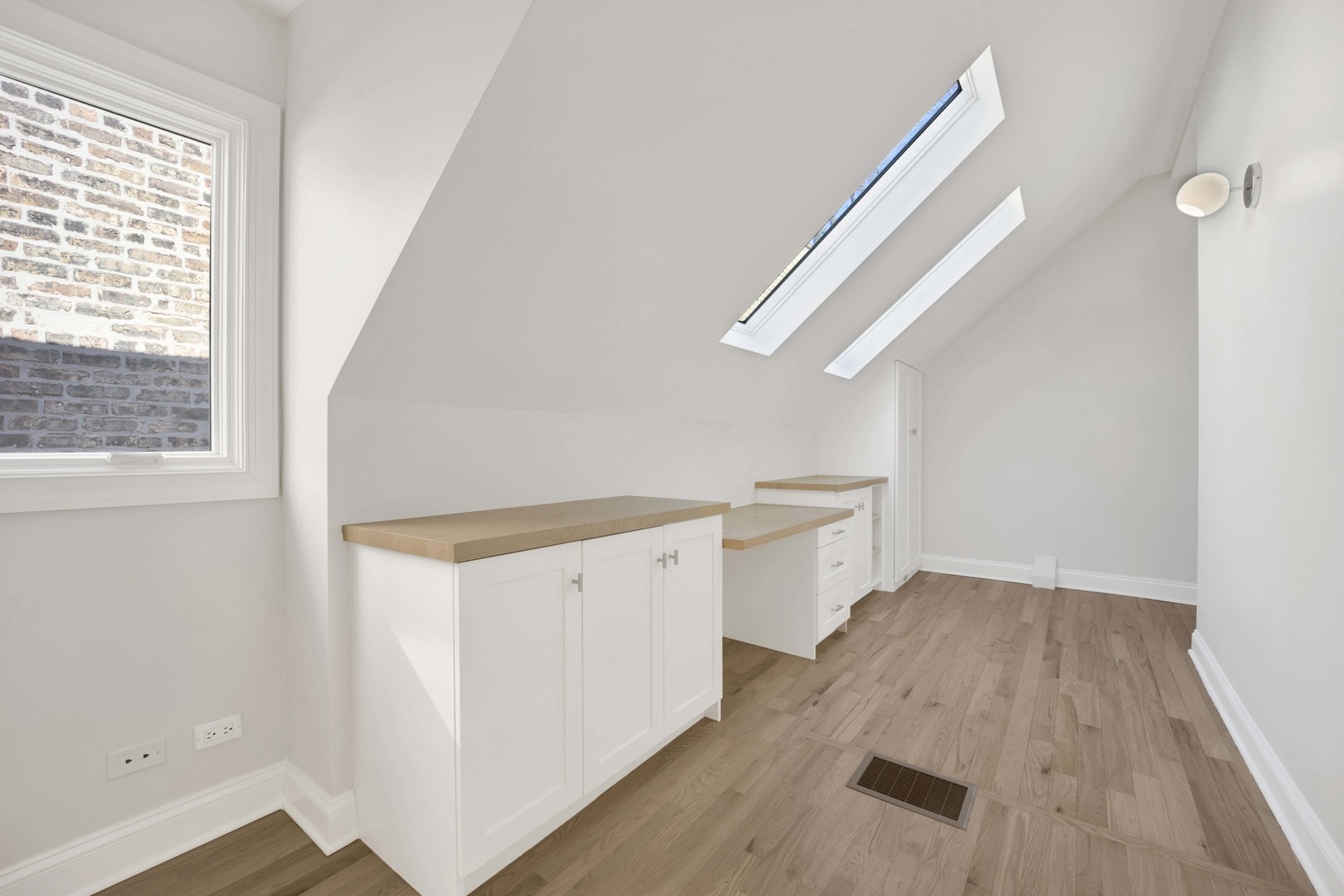 3516 N HAMILTON Avenue