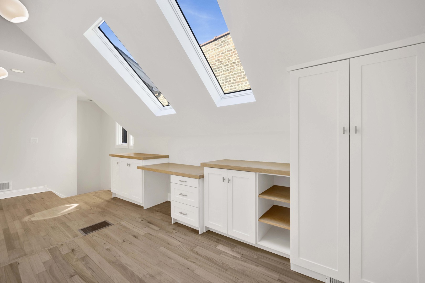 3516 N HAMILTON Avenue