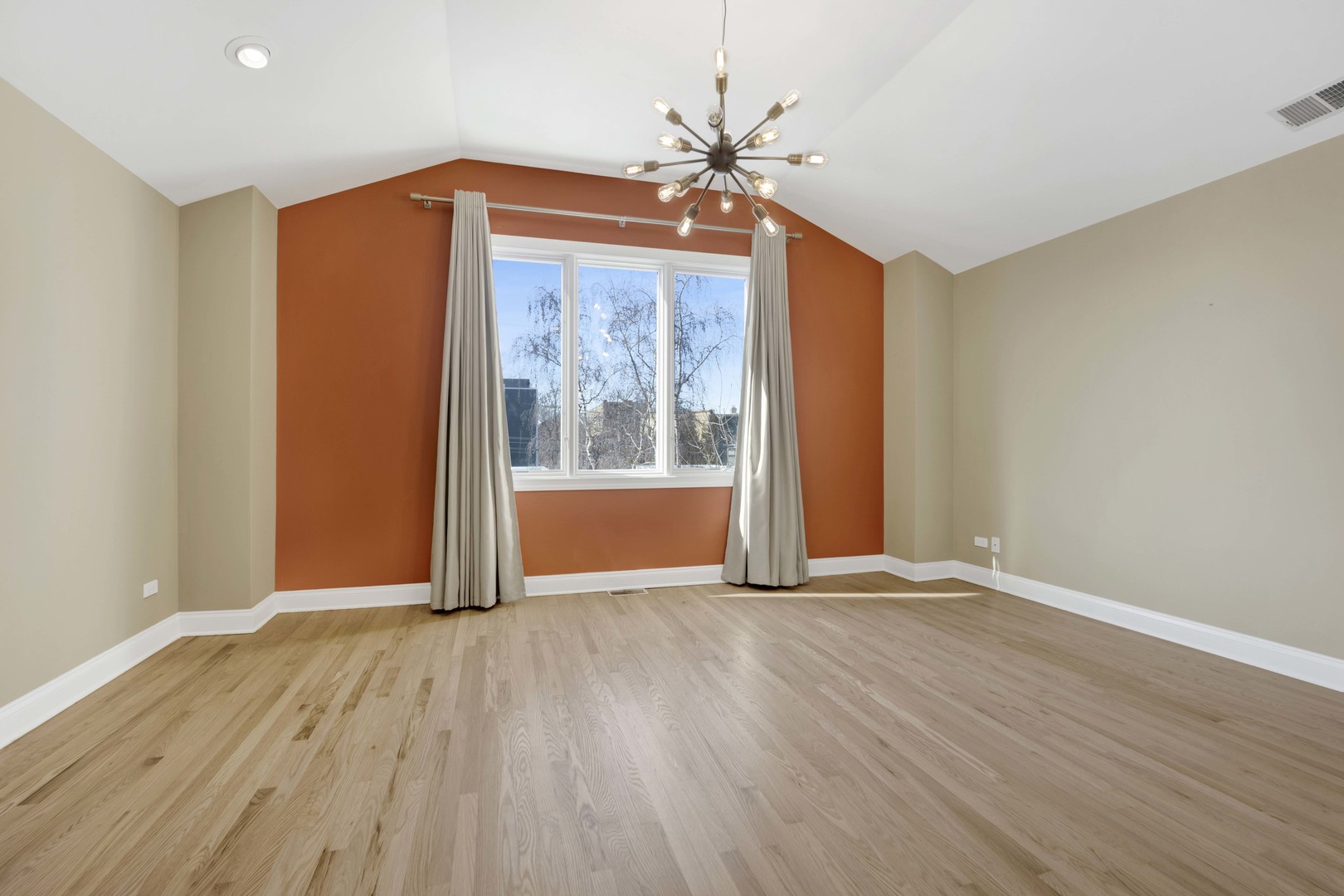 3516 N HAMILTON Avenue