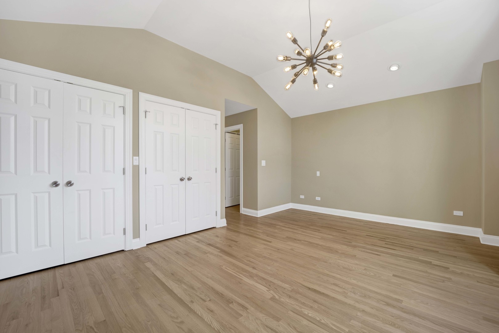 3516 N HAMILTON Avenue