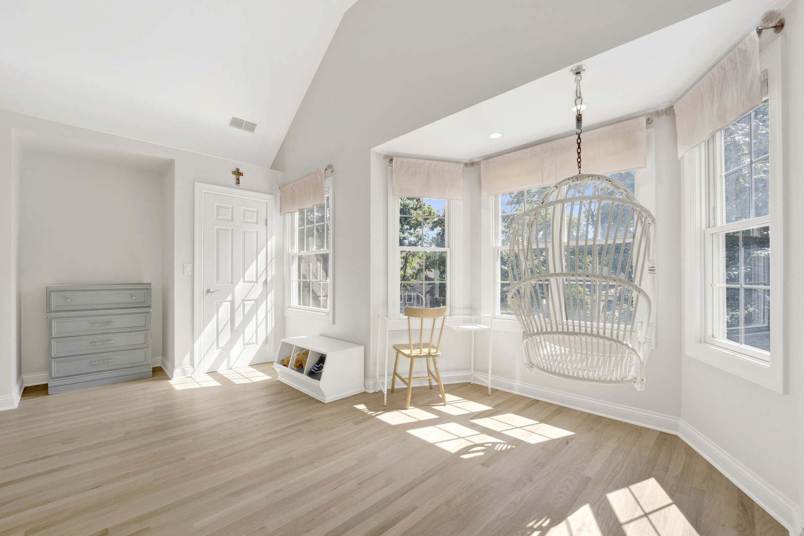 1934 W George Street