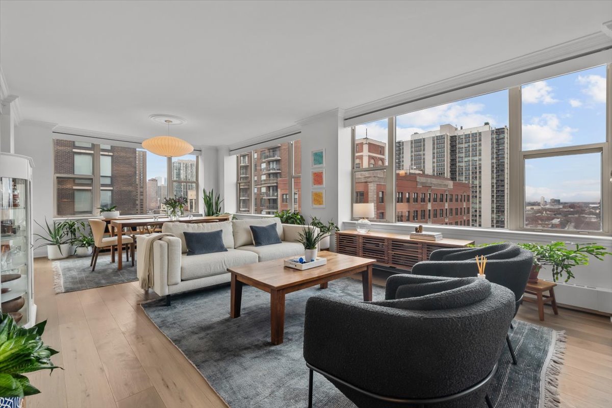 1301 N DEARBORN Parkway Unit: 1306