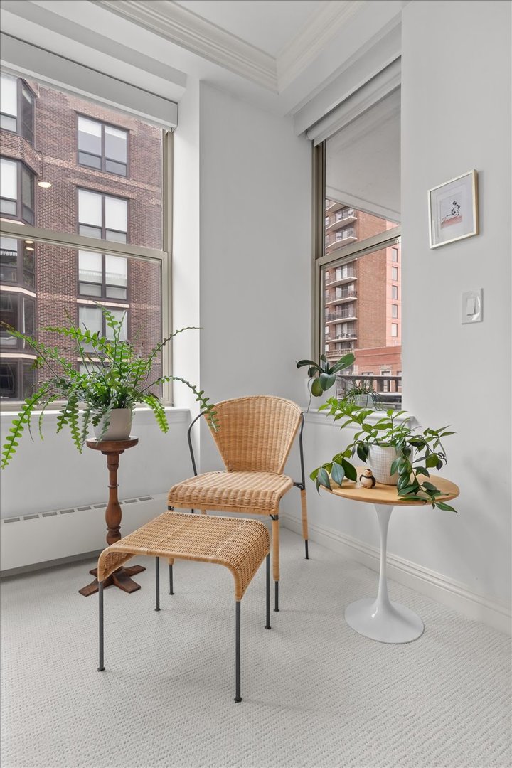 1301 N DEARBORN Parkway Unit: 1306