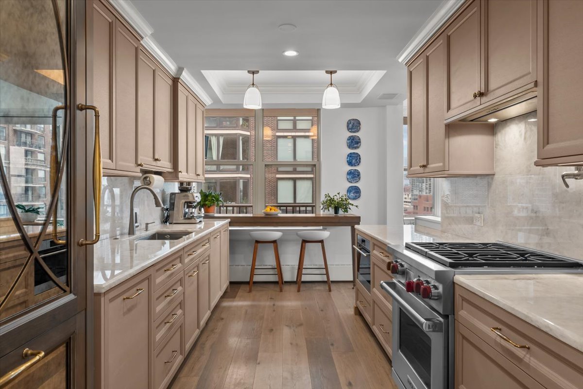 1301 N DEARBORN Parkway Unit: 1306