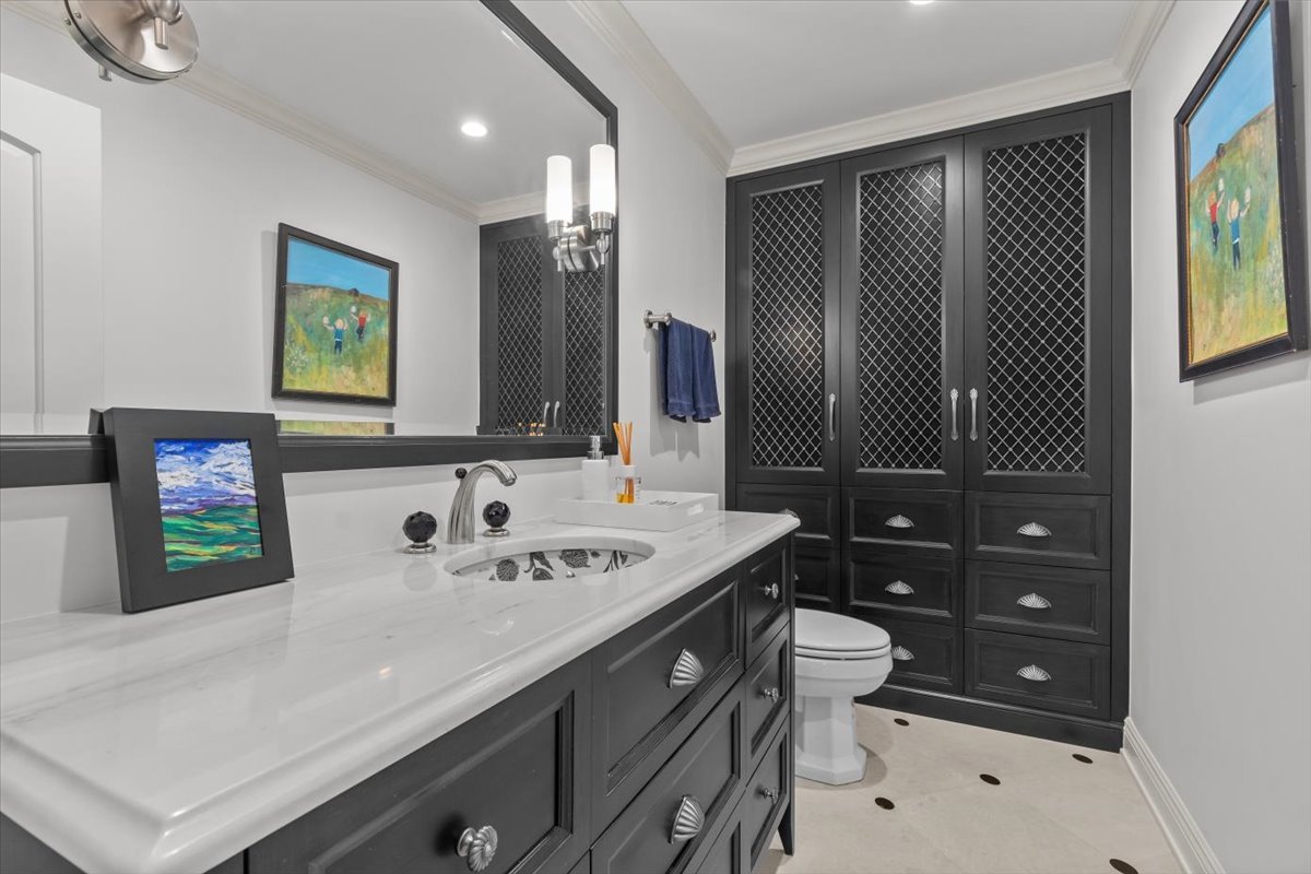 1301 N DEARBORN Parkway Unit: 1306