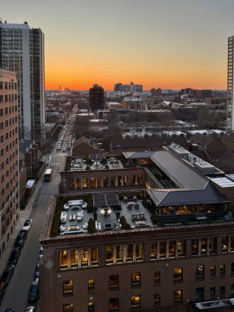 1301 N DEARBORN Parkway Unit: 1306
