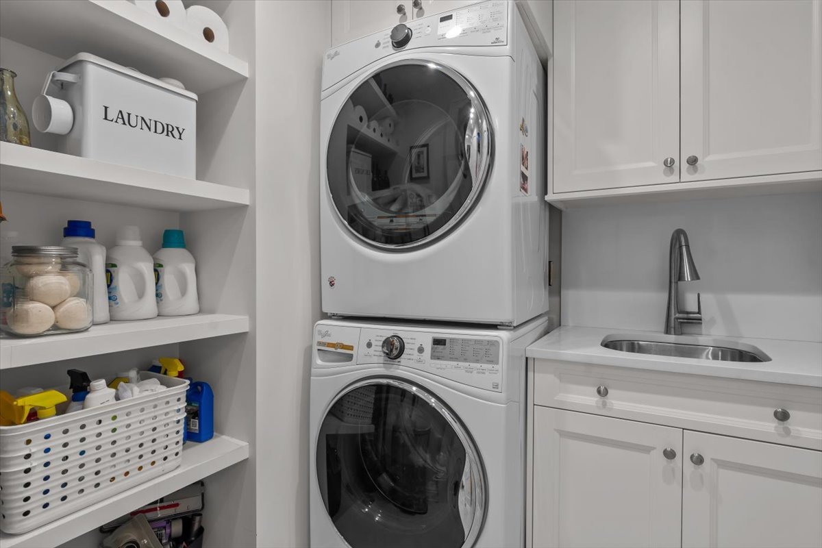 1301 N DEARBORN Parkway Unit: 1306