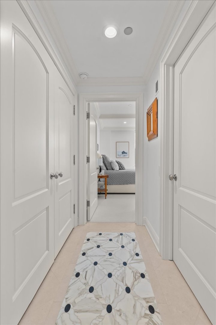 1301 N DEARBORN Parkway Unit: 1306