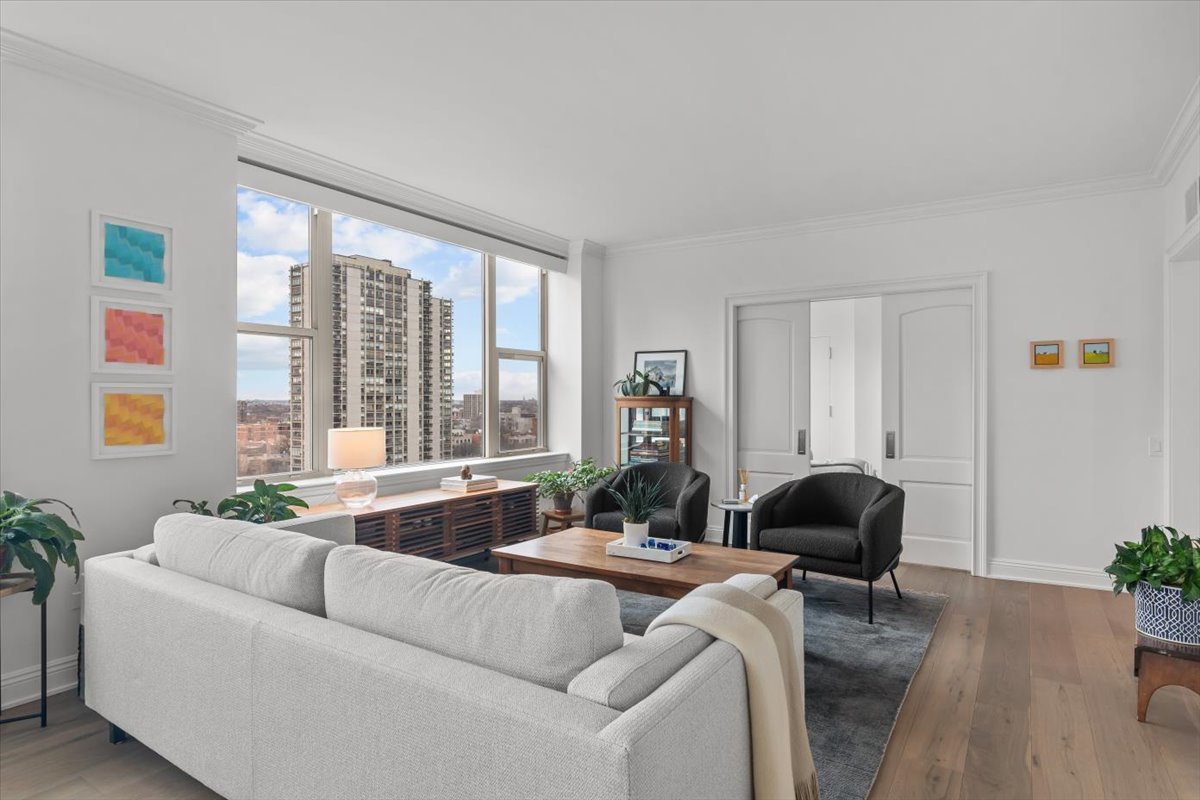 1301 N DEARBORN Parkway Unit: 1306