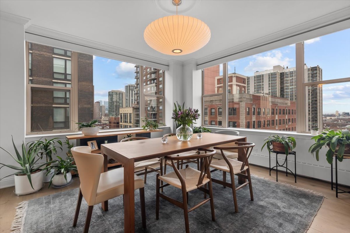 1301 N DEARBORN Parkway Unit: 1306