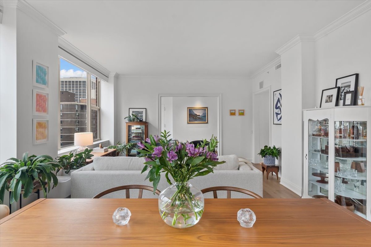 1301 N DEARBORN Parkway Unit: 1306