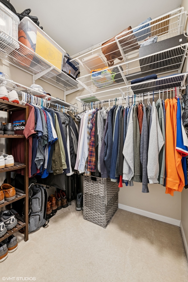 2139 W Roscoe Street Unit: 2E