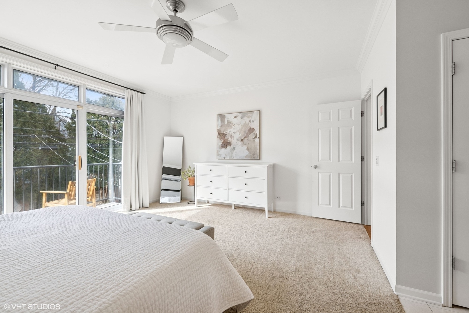 2139 W Roscoe Street Unit: 2E