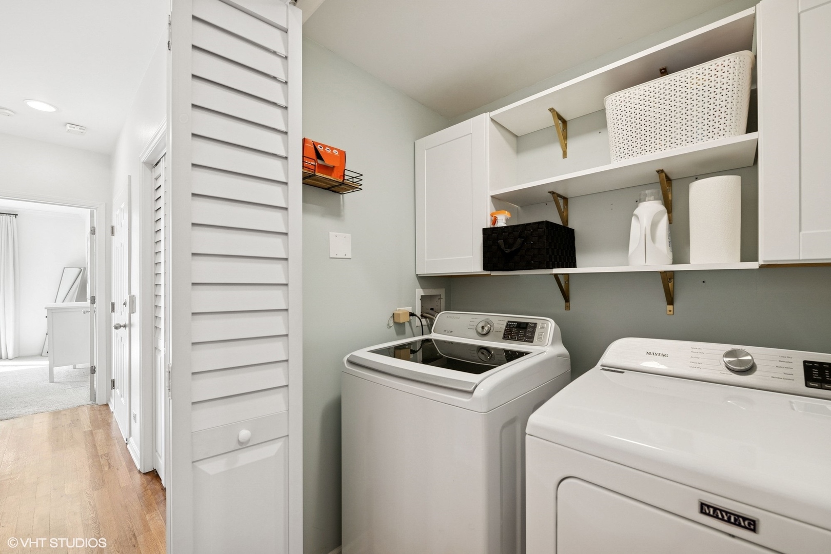 2139 W Roscoe Street Unit: 2E