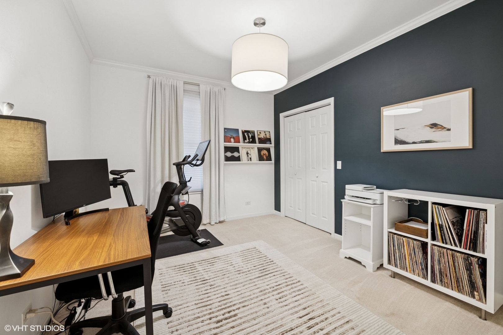 2139 W Roscoe Street Unit: 2E