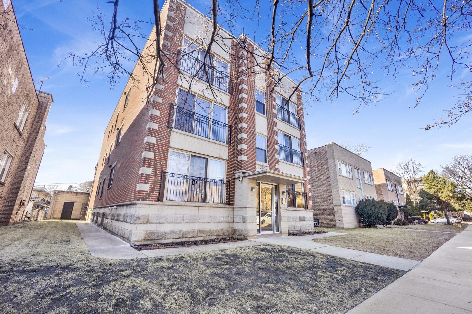 2525 W FARRAGUT Avenue Unit: 3E