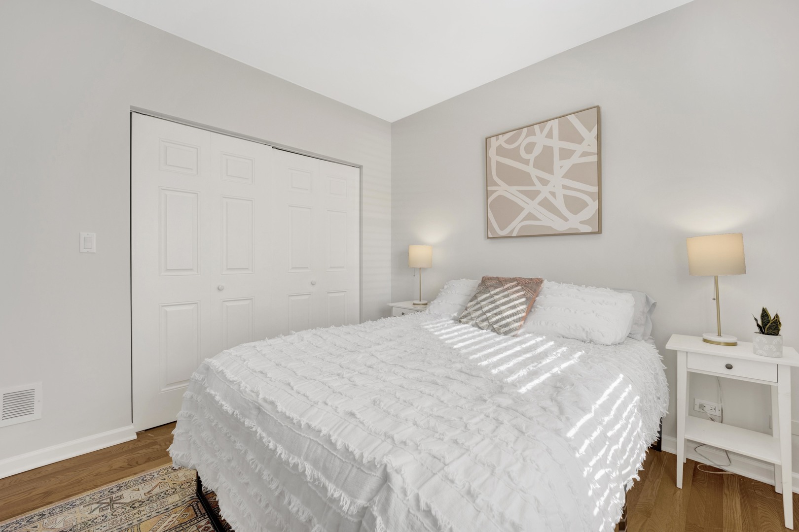 2525 W FARRAGUT Avenue Unit: 3E