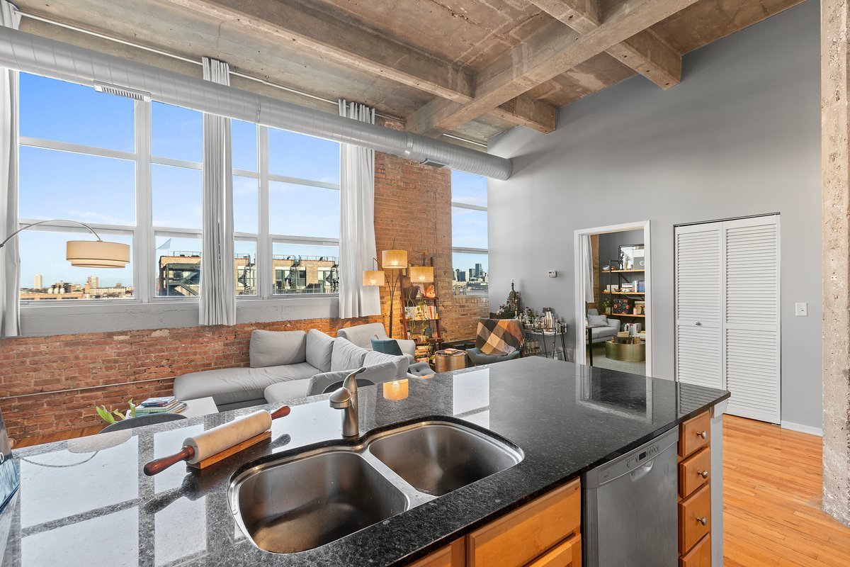 1735 N Paulina Street Unit: 606