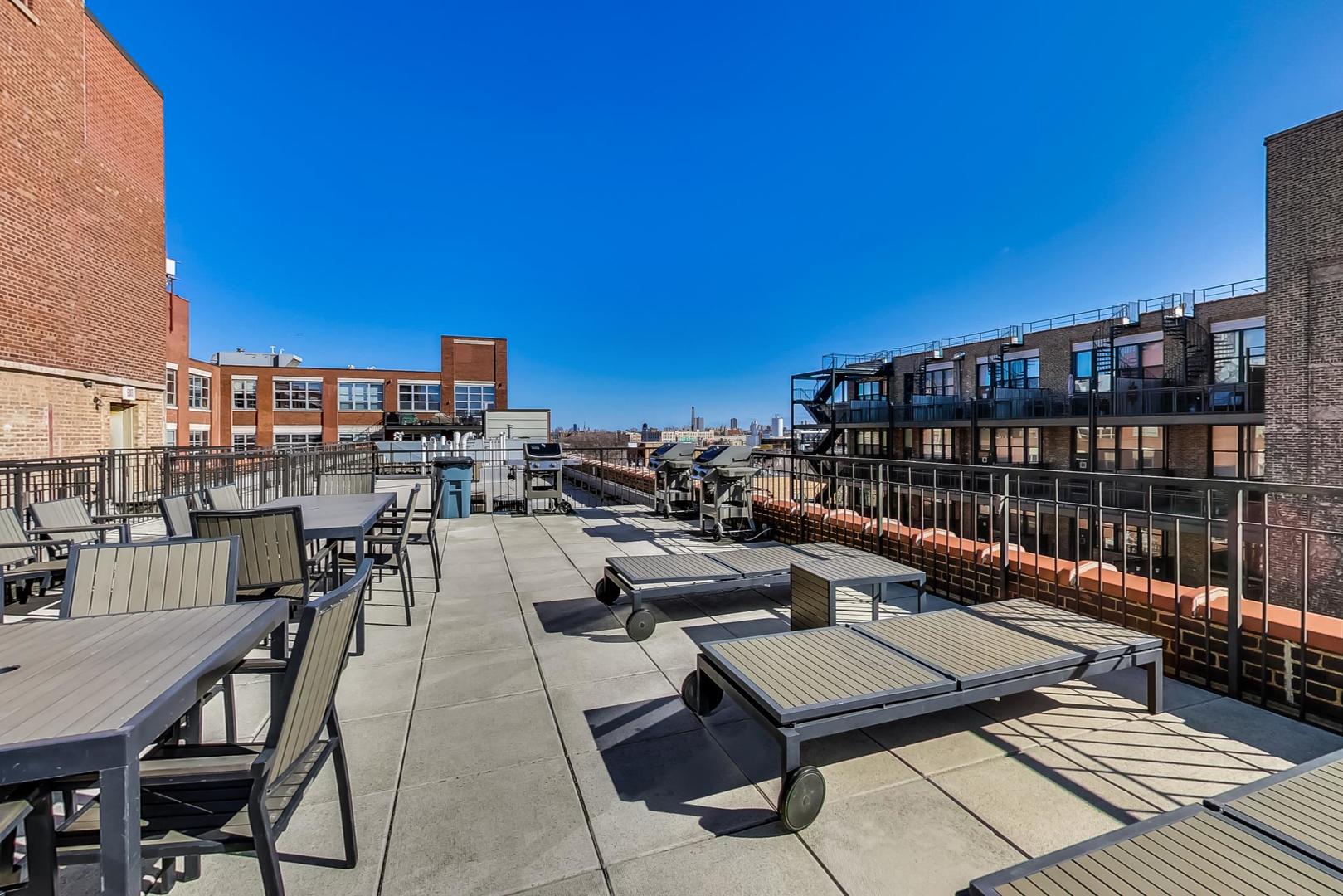 1735 N Paulina Street Unit: 606