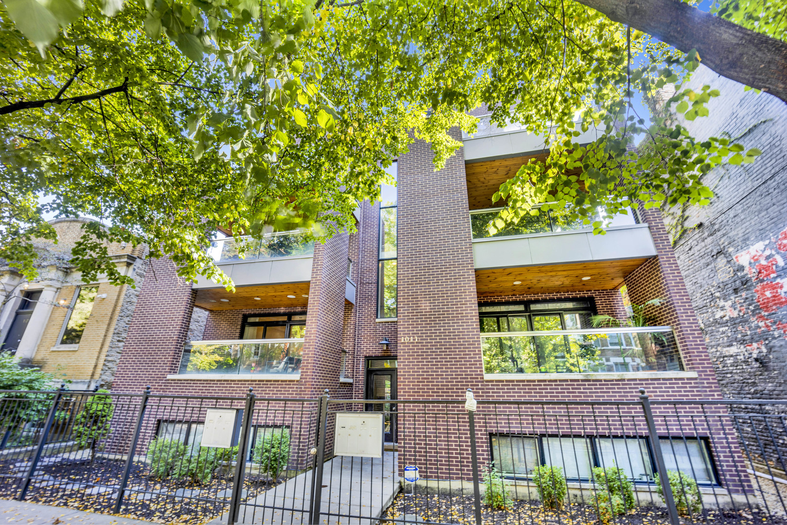 1011 N WOLCOTT Avenue Unit: 1S