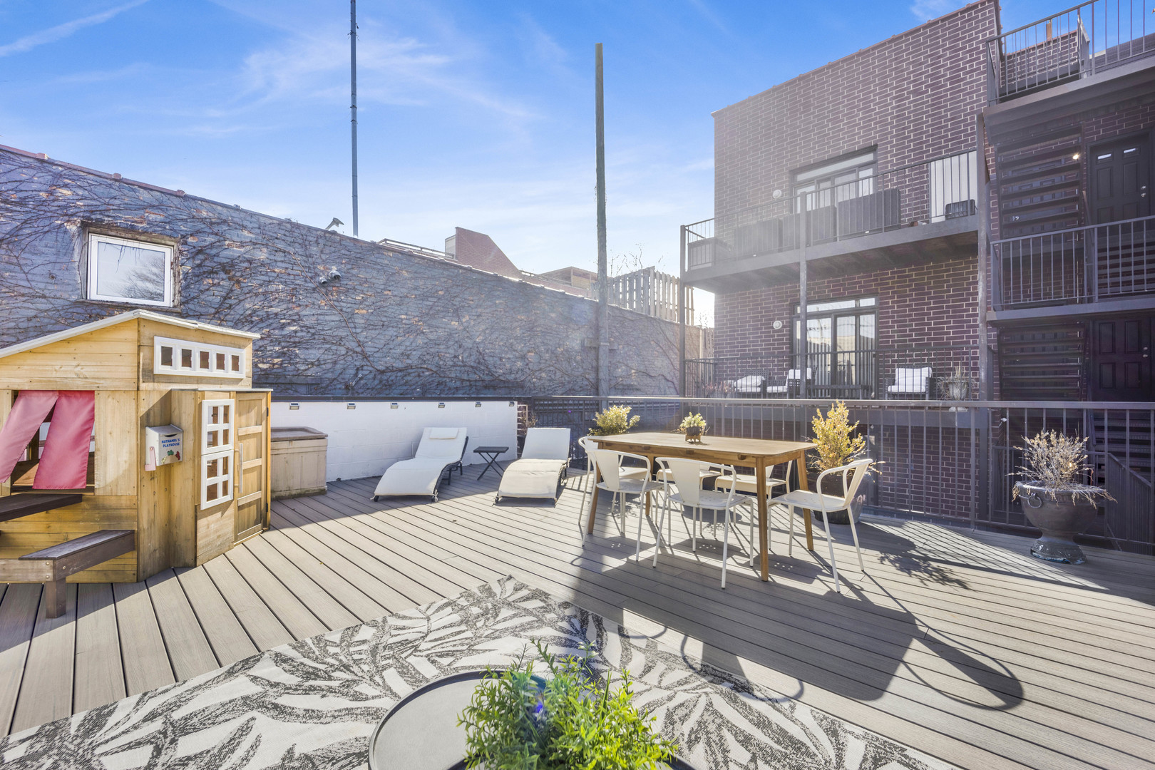 1011 N WOLCOTT Avenue Unit: 1S