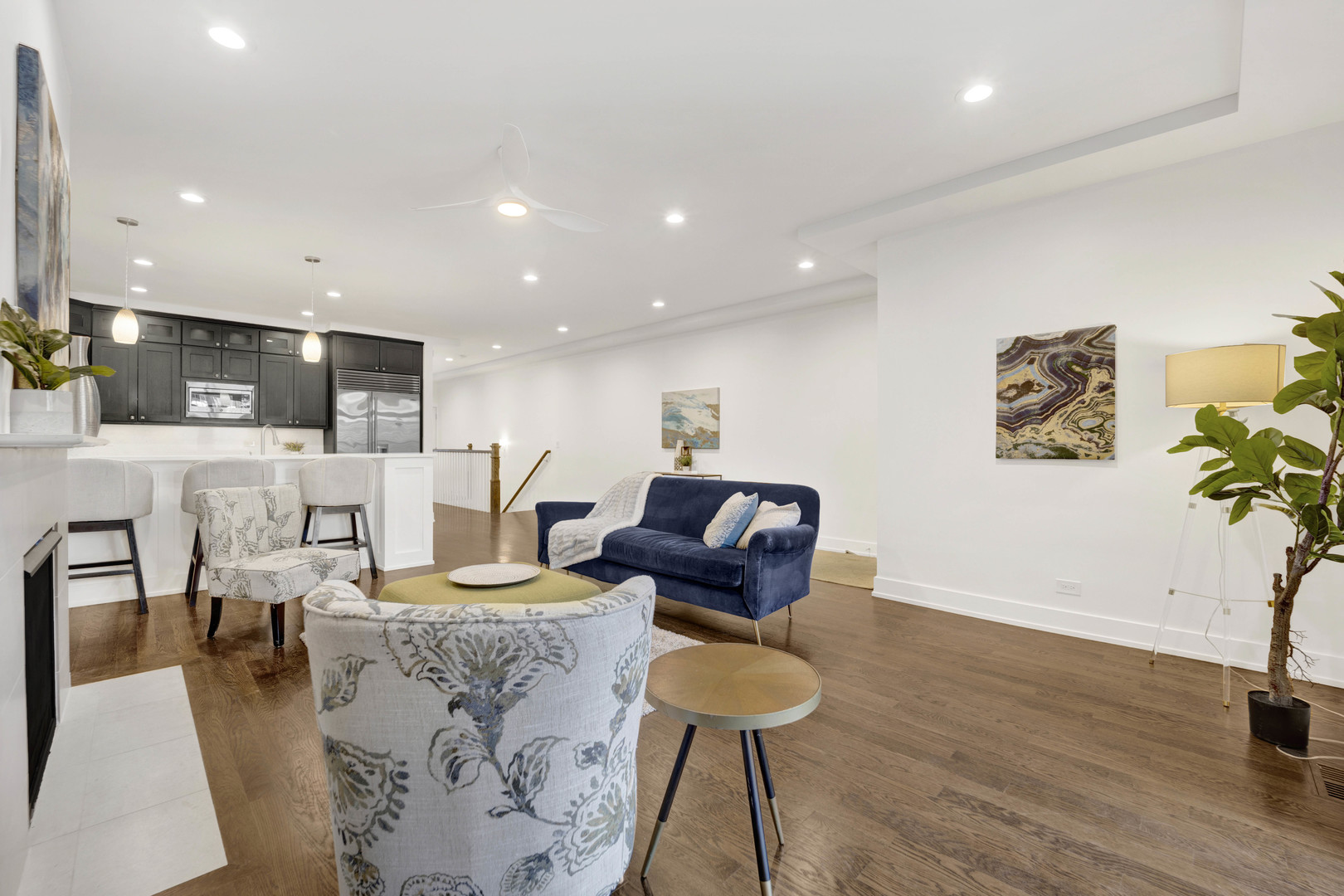 1011 N WOLCOTT Avenue Unit: 1S