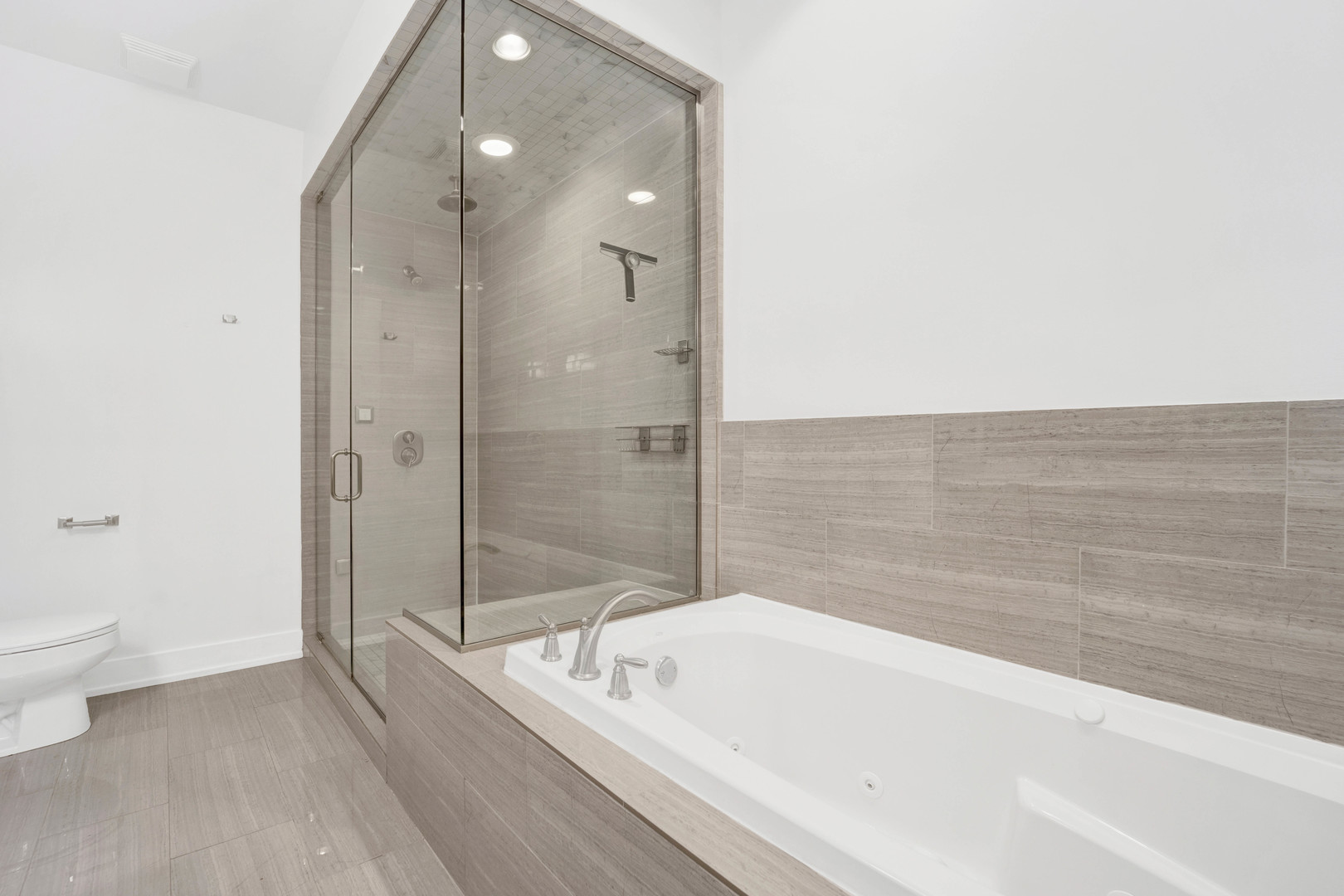 1011 N WOLCOTT Avenue Unit: 1S