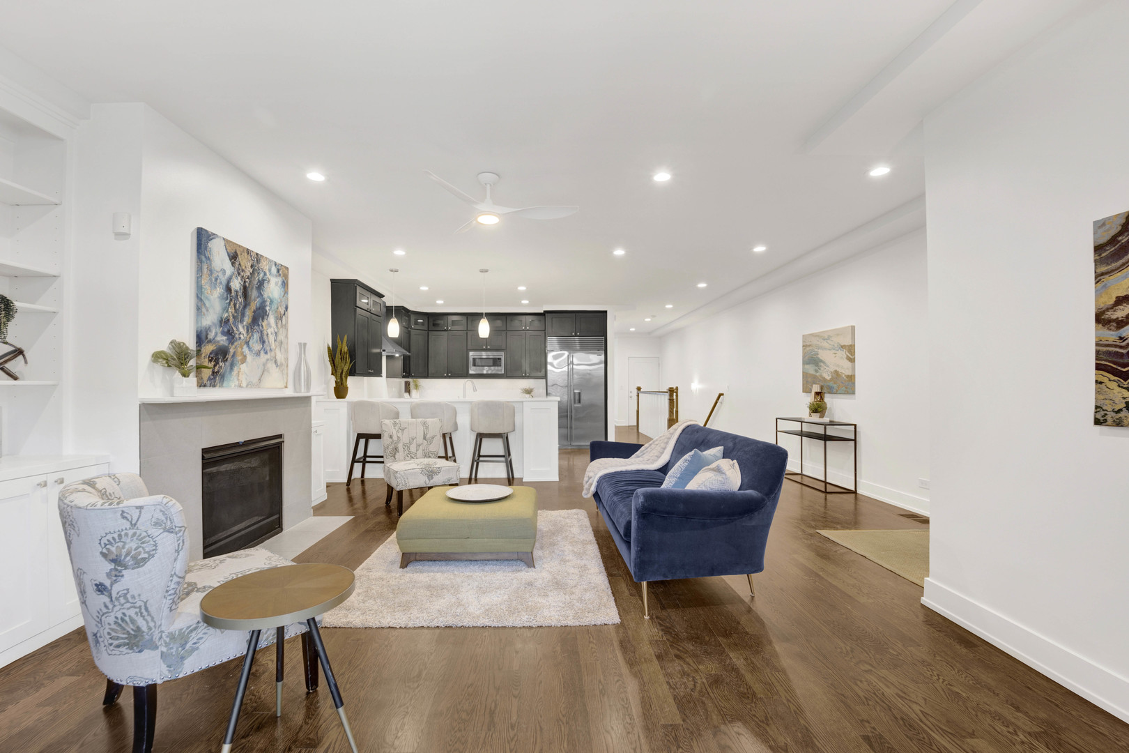1011 N WOLCOTT Avenue Unit: 1S