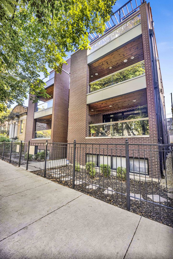 1011 N WOLCOTT Avenue Unit: 1S