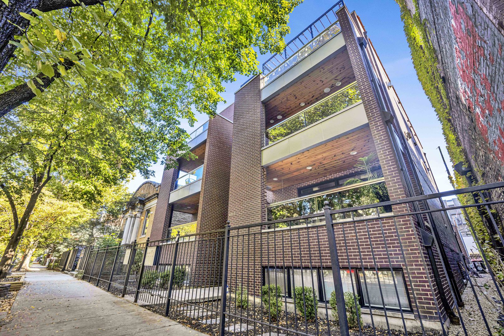 1011 N WOLCOTT Avenue Unit: 1S