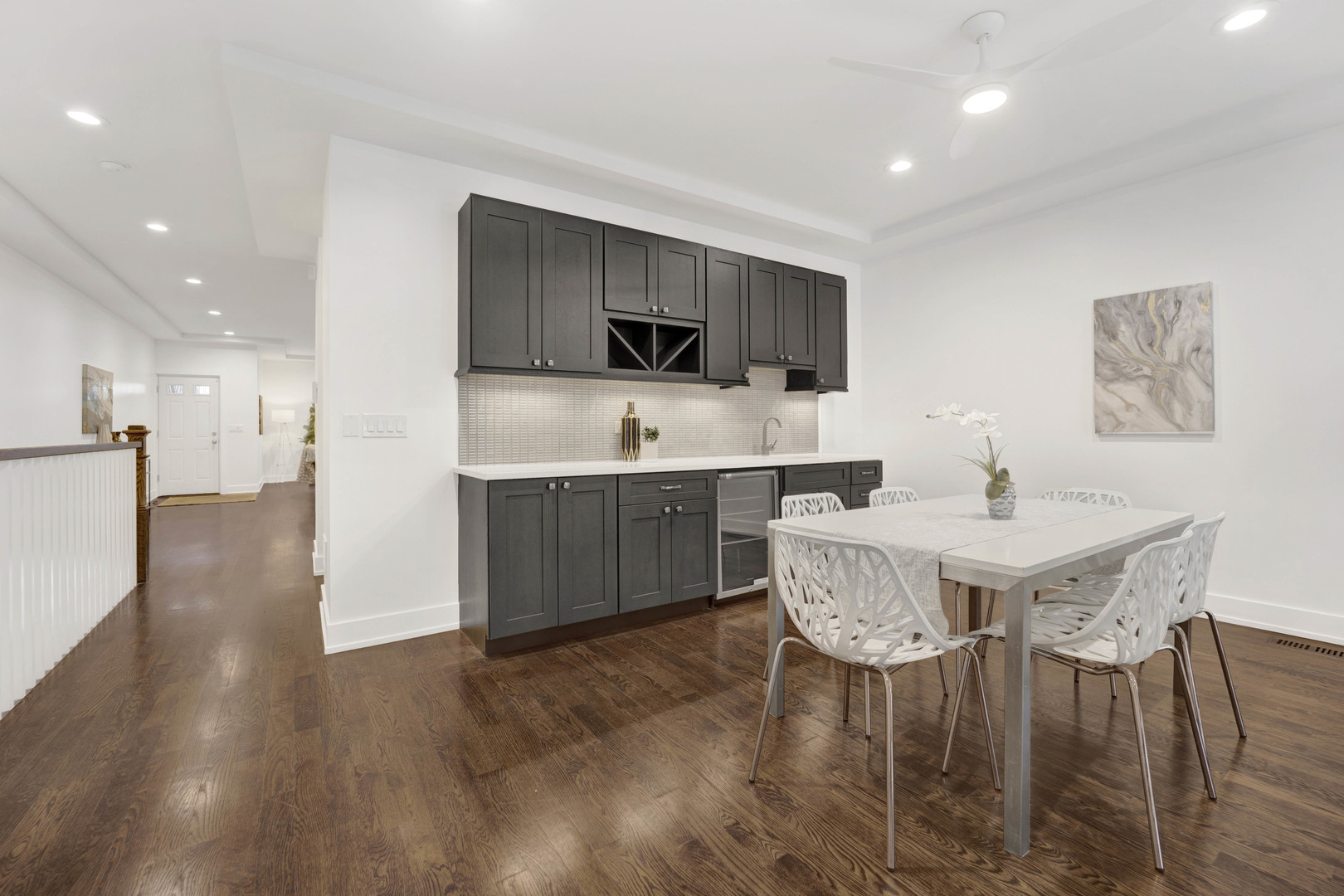 1011 N WOLCOTT Avenue Unit: 1S