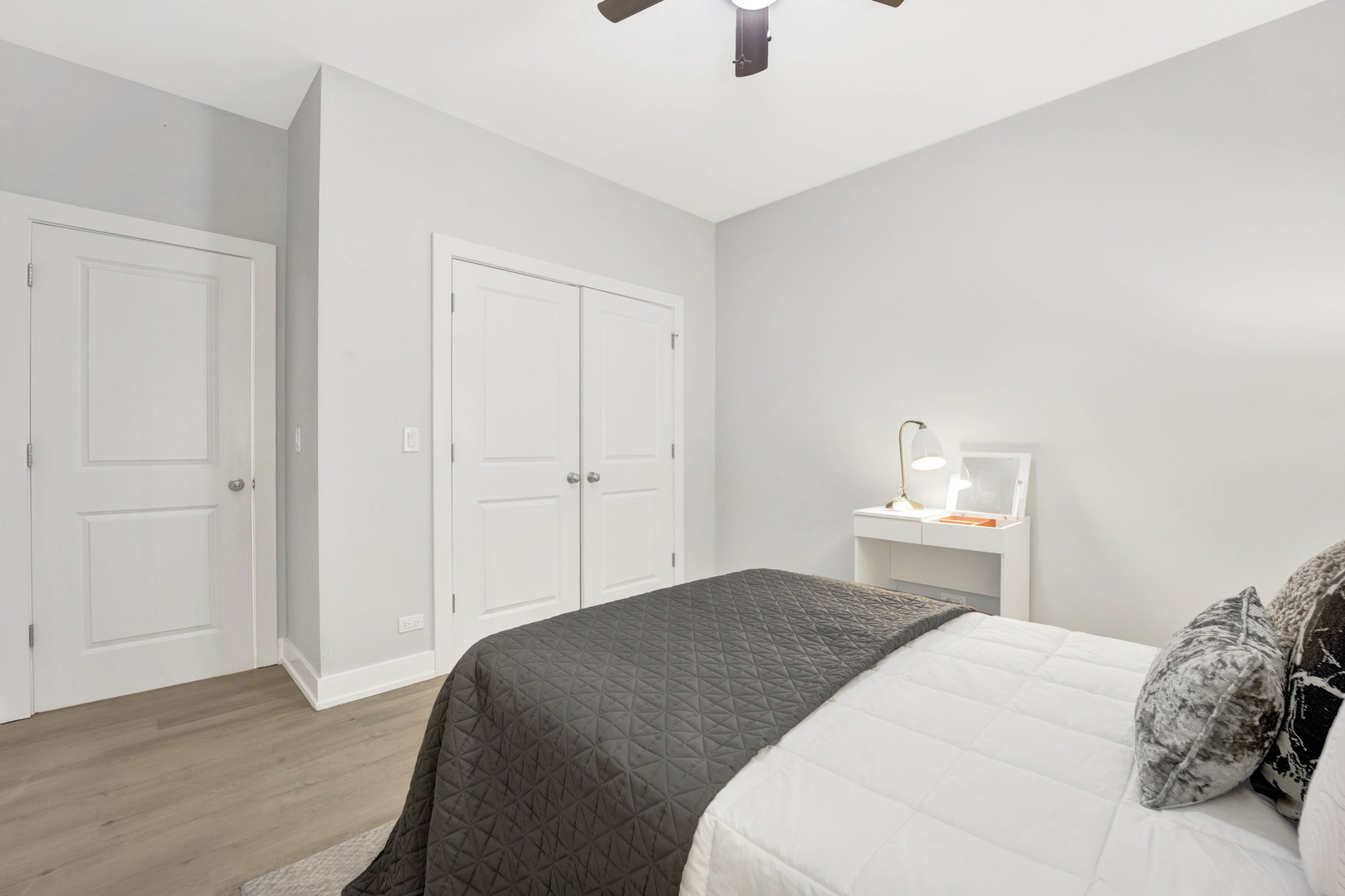 1011 N WOLCOTT Avenue Unit: 1S