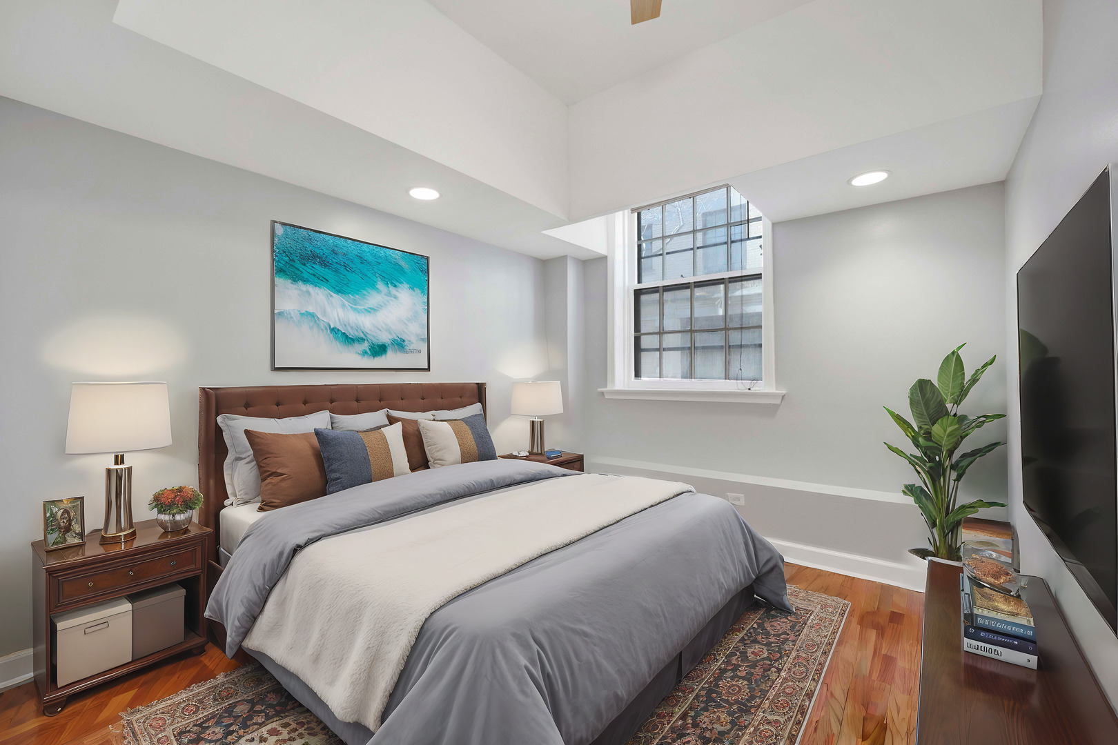 440 W Surf Street Unit: G