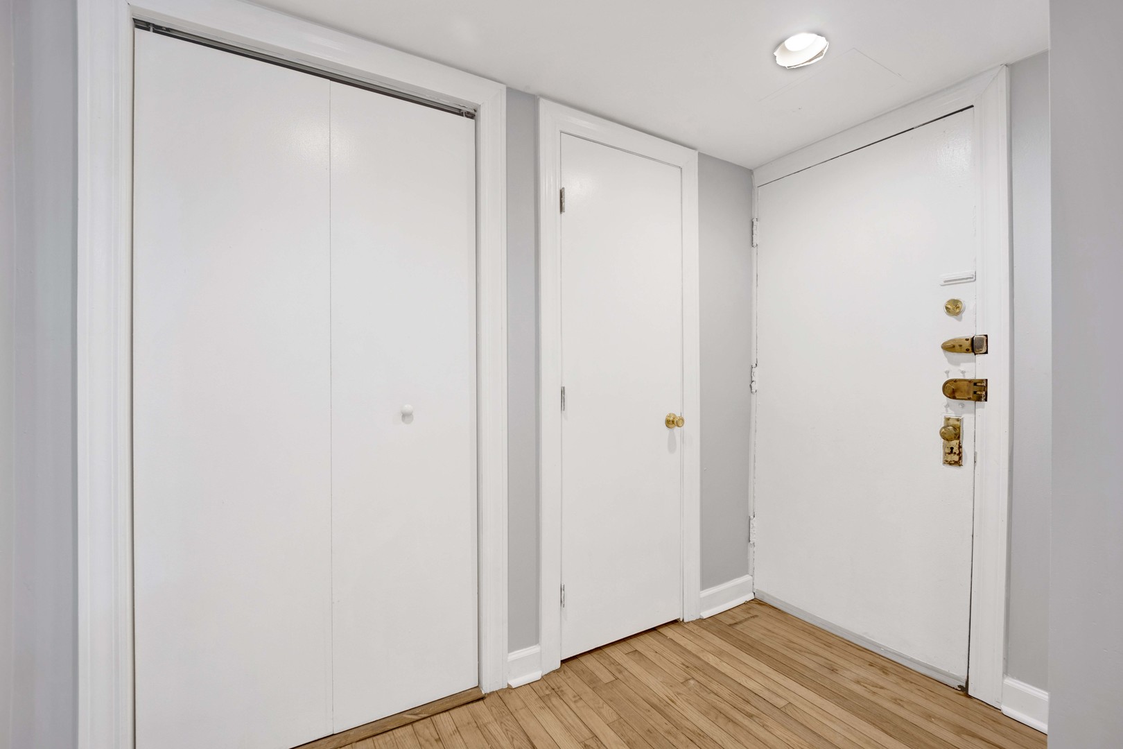 440 W Surf Street Unit: G