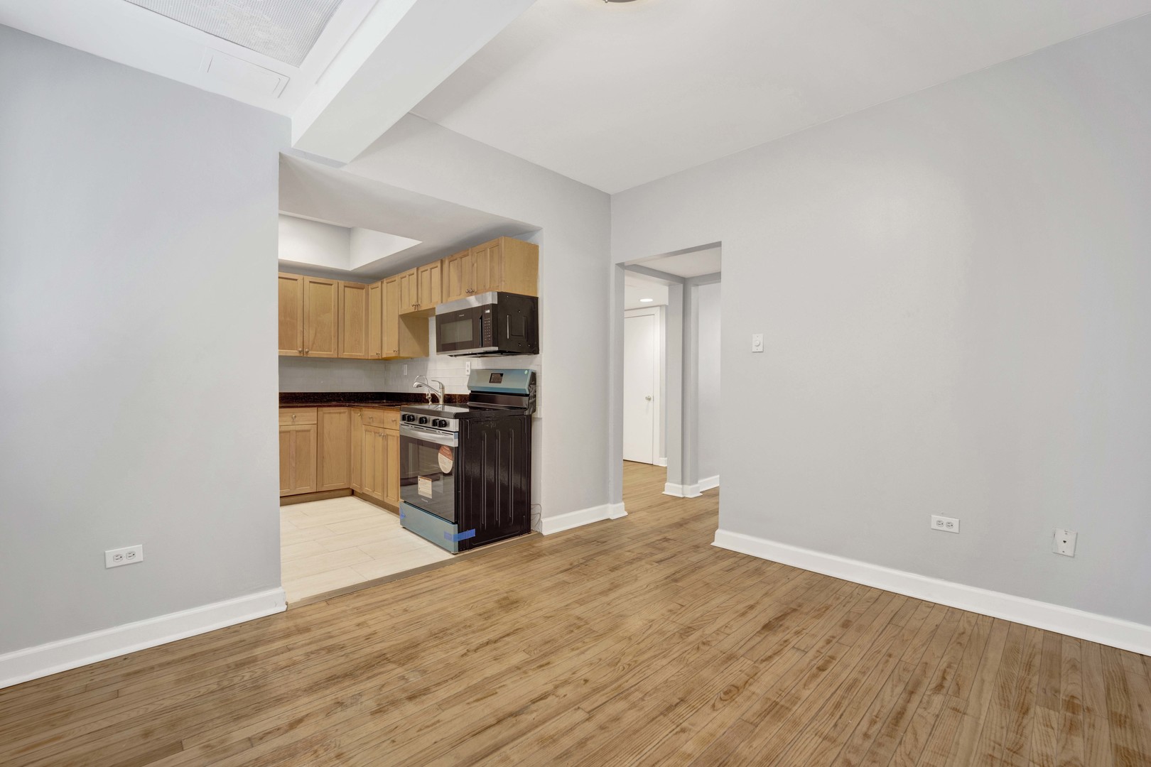 440 W Surf Street Unit: G
