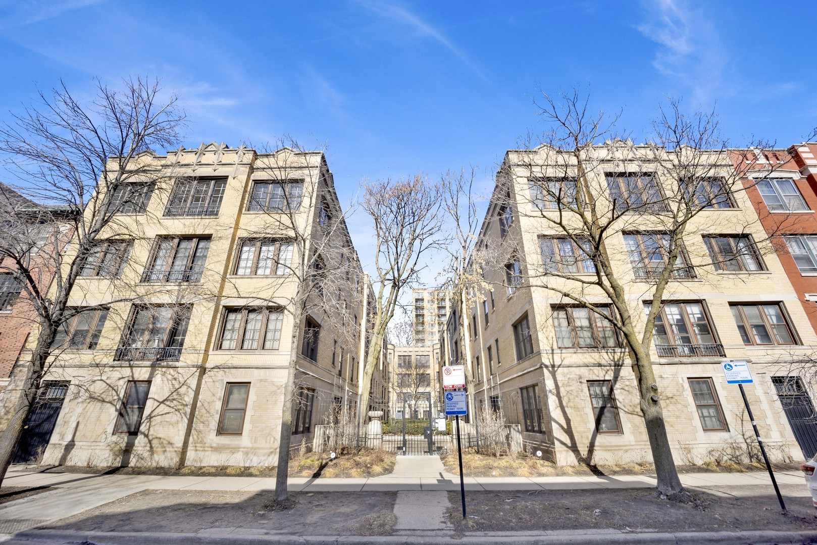 440 W Surf Street Unit: G