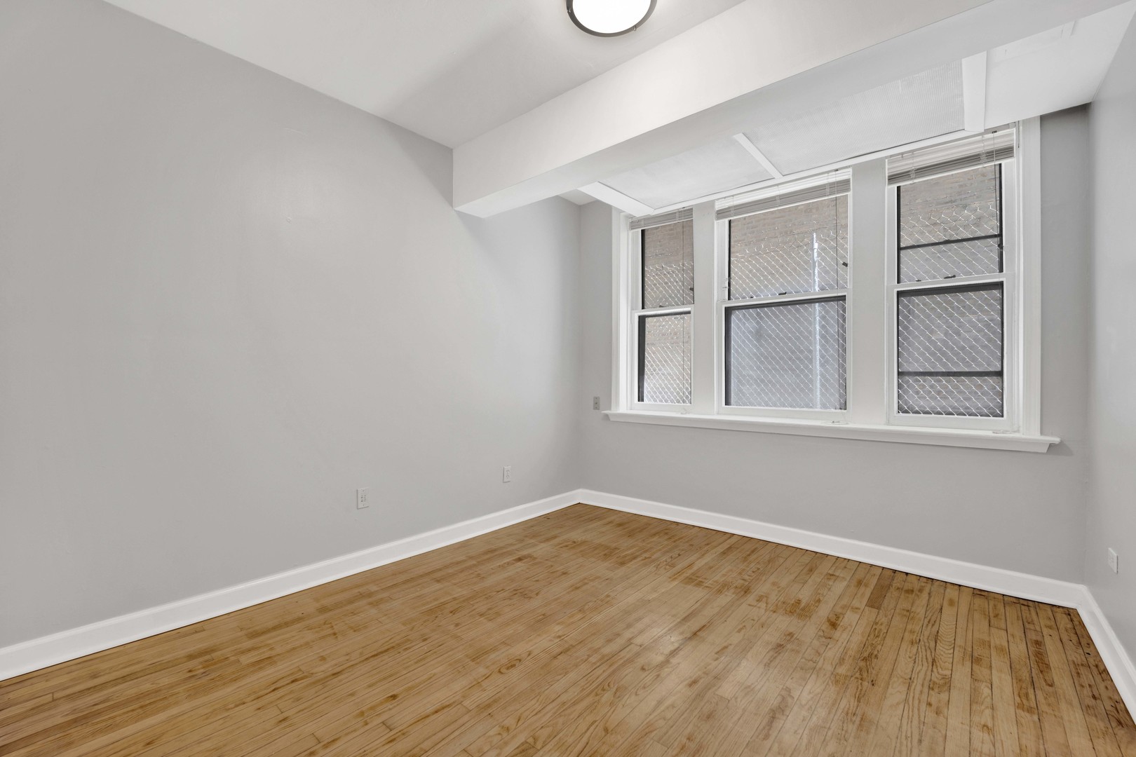 440 W Surf Street Unit: G