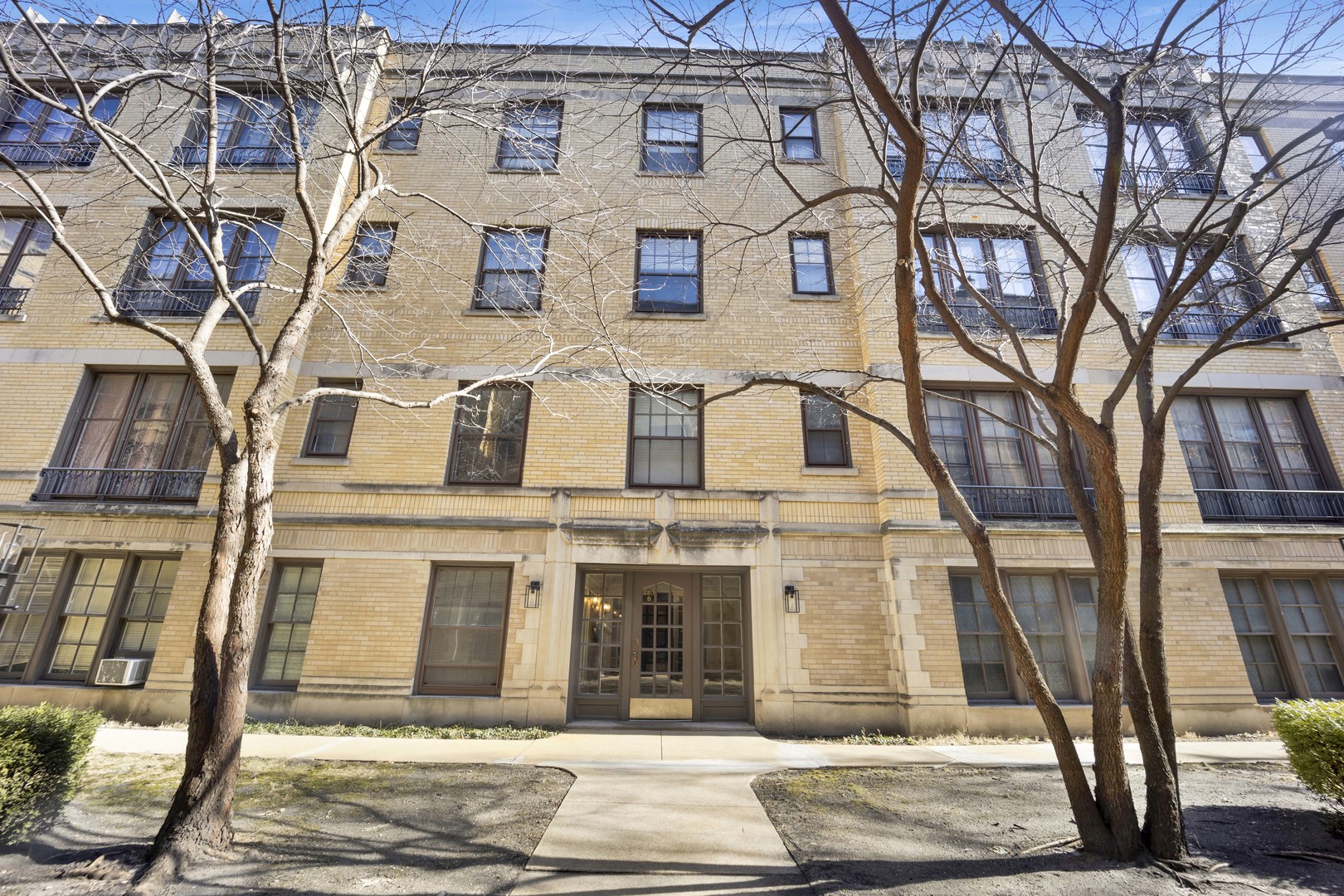 440 W Surf Street Unit: G