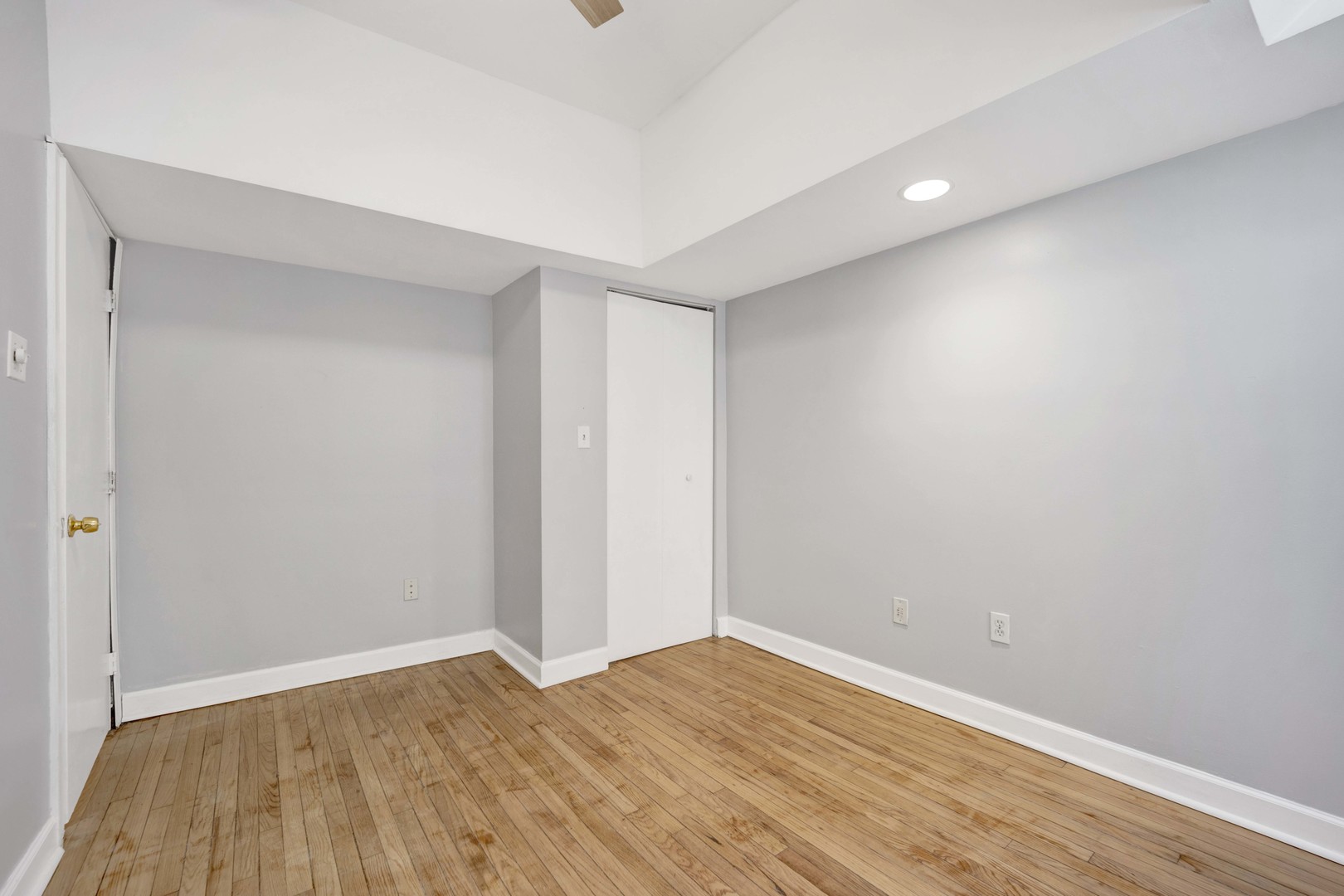 440 W Surf Street Unit: G
