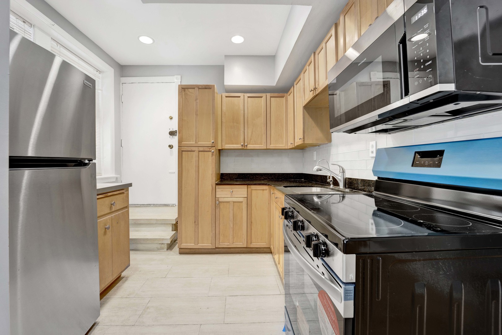440 W Surf Street Unit: G