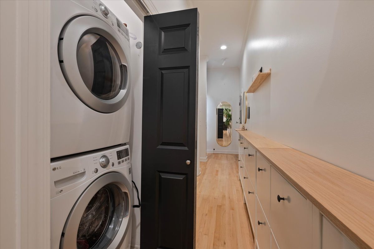 663 W Barry Avenue Unit: 4D
