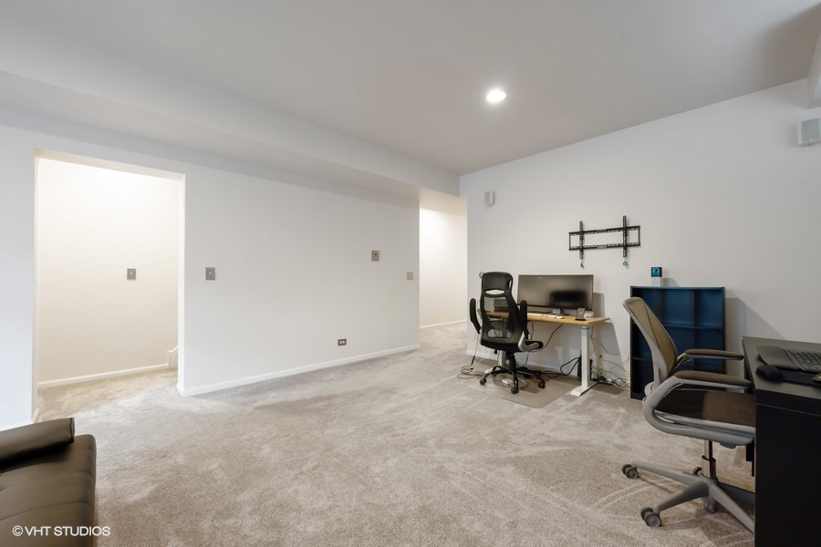 1306 W FLETCHER Street Unit: 1E